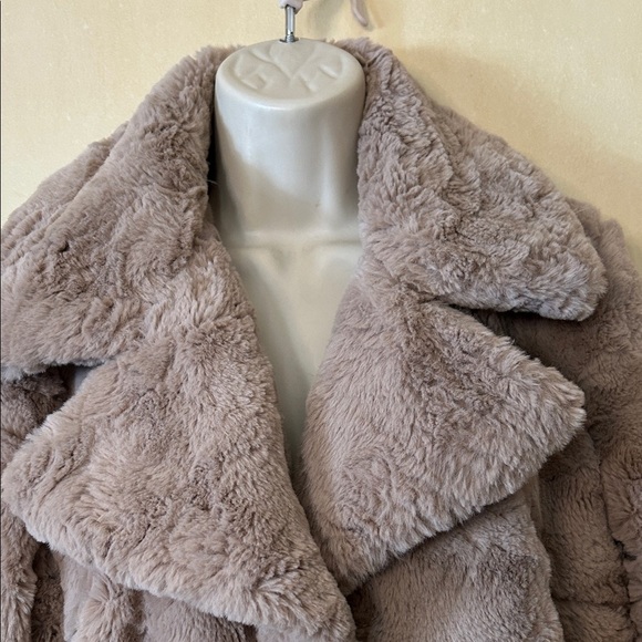 Kenneth Cole New York Women's Plush Teddy Jacket - Beige size M - Picture 3 of 13
